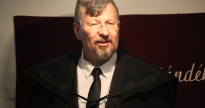 „Lassíts 1 lóerőre!”